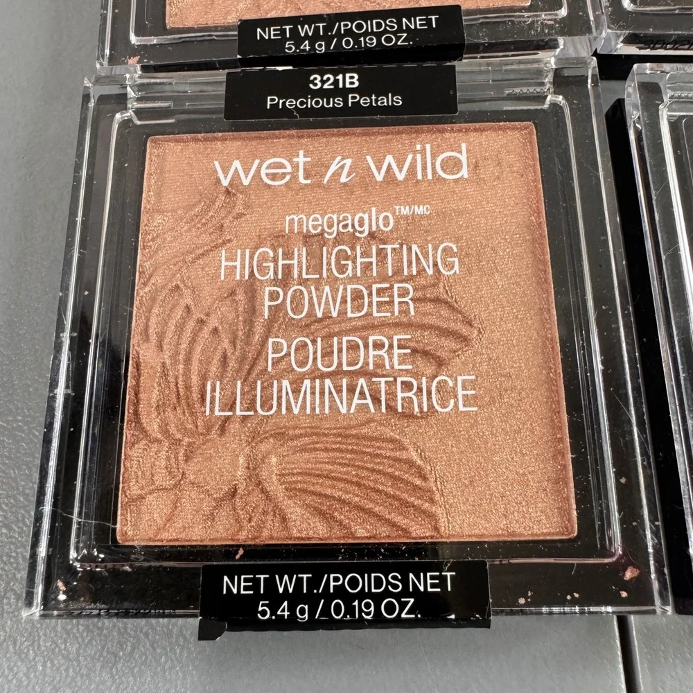 Wet n Wild Highlighting Powder Women 0.19oz Pink Gold Good Precious Petals 321B
